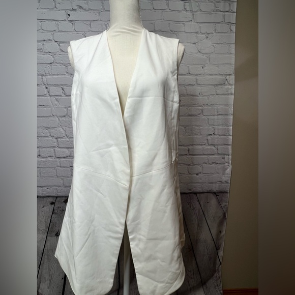 All : Row white drape front vest open tie back size medium - Picture 4 of 9